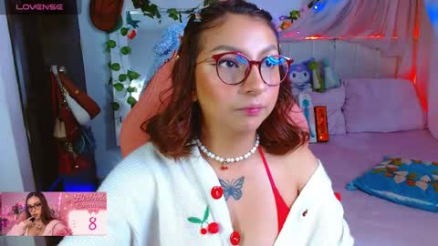 Snapshot of littlerouse_ chatting on 4, 7, 2026 Ruby Rouse online show from 4, 7, 2026