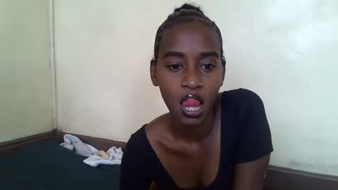 littlesandie online show from 8, 3, 2025