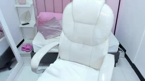  sofii  online show from 6, 10, 2025