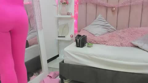  sofii  online show from 6, 1, 2026