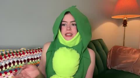 Snapshot of littlesugarpea chatting on 4, 1, 2025 Little Sugar Pea online show from 4, 1, 2025