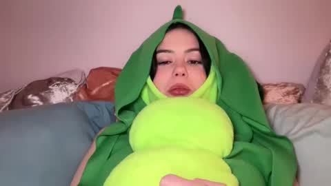 Snapshot of littlesugarpea chatting on 5, 1, 2025 Little Sugar Pea online show from 5, 1, 2025