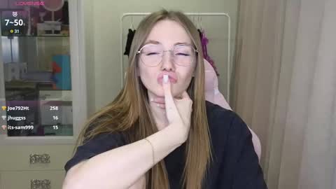 Snapshot of littlevildevil chatting on 10, 3, 2025 Eliana online show from 10, 3, 2025