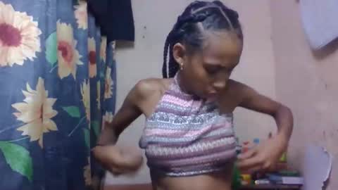Snapshot of littleyanah chatting on 21, 4, 2026 yanah online show from 21, 4, 2026