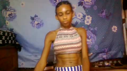 Snapshot of littleyanah chatting on 27, 6, 2026 yanah online show from 27, 6, 2026