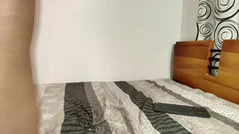 Snapshot of liu_mystik chatting on 4, 3, 2025 Liu help me to reach 100 thumps up daddy online show from 4, 3, 2025