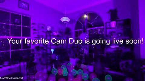 Snapshot of livanddrew chatting on 10, 6, 2026 Liv and Drew online show from 10, 6, 2026