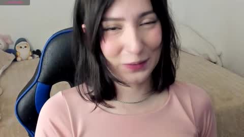 Snapshot of livemakio chatting on 28, 10, 2025 Liz online show from 28, 10, 2025