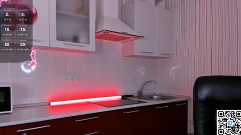 Snapshot of livyybosom chatting on 17, 12, 2024 My name is Livy Nice to meet you Thumbs up please its important online show from 17, 12, 2024