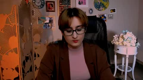 Snapshot of lixeluna chatting on 8, 4, 2026 LixeLuna online show from 8, 4, 2026
