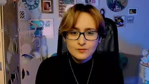 Snapshot of lixeluna chatting on 8, 5, 2026 LixeLuna online show from 8, 5, 2026