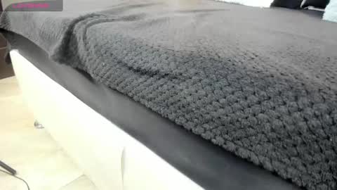 Liz  online show from 22, 1, 2025