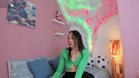 Snapshot of liz_merchan chatting on 23, 6, 2026 liz online show from 23, 6, 2026