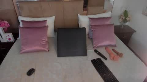 Snapshot of lizbrook chatting on 30, 4, 2026 Liz online show from 30, 4, 2026