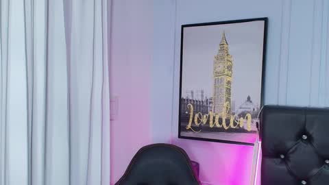 Snapshot of lizz_tender chatting on 17, 12, 2024 Lizz online show from 17, 12, 2024