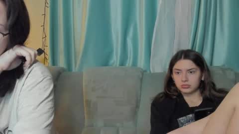 lizzi_muur online show from 15, 1, 2025