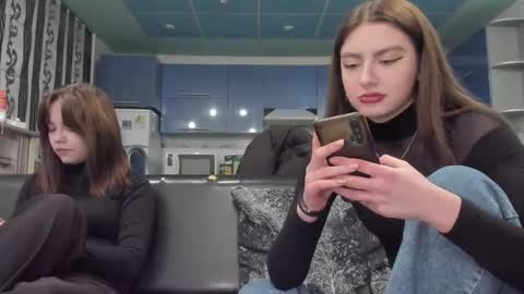 lizzi_muur online show from 24, 2, 2025