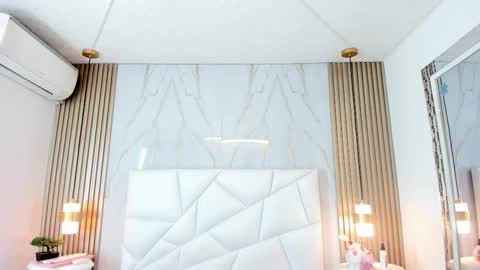 Lizzie Big Boobs online show from 6, 11, 2025