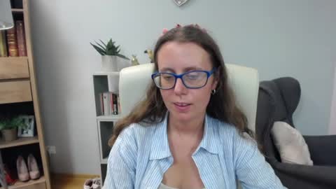 Snapshot of lizzy_sparkle chatting on 7, 7, 2026 Lizzy online show from 7, 7, 2026