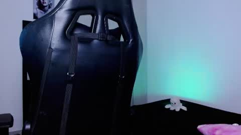 lliamm 2 online show from 15, 6, 2026
