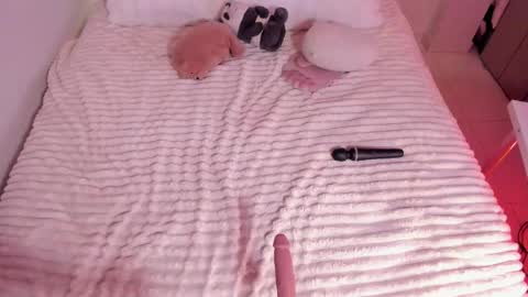 Kloe see you 28-11  to celebrate my birthday online show from 12, 9, 2025