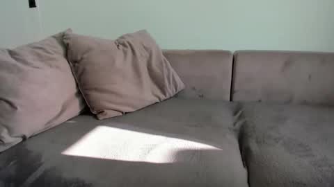 Emi online show from 2, 3, 2026