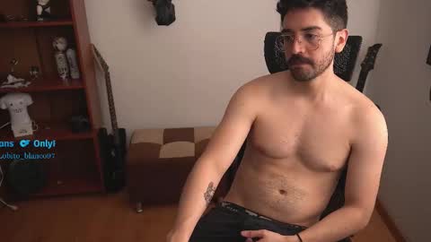 Snapshot of lobito_blanco97 chatting on 27, 10, 2025 Lobito blanco Thefckingwolf main account online show from 27, 10, 2025