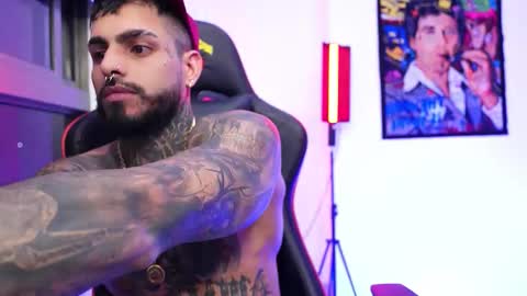 logan_hugh8 online show from 6, 11, 2025