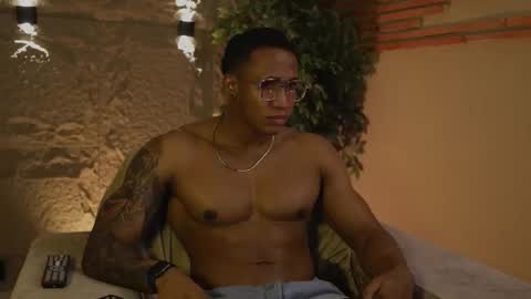 logan_varela online show from 17, 10, 2025