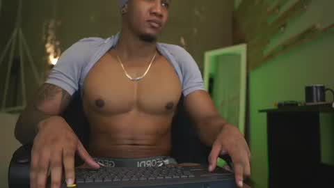 Snapshot of logan_varela chatting on 25, 7, 2026 logan_varela online show from 25, 7, 2026