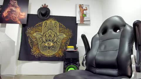 LOGAN WHITTERS online show from 15, 2, 2025