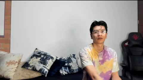 Snapshot of logannick chatting on 14, 10, 2025 Logan online show from 14, 10, 2025