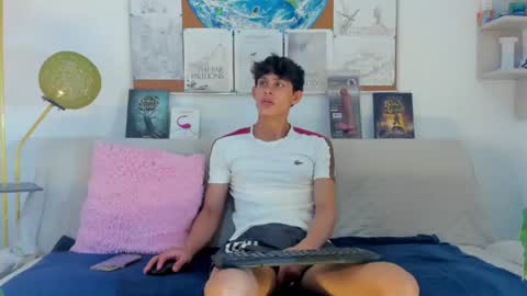 Snapshot of loganoficialx chatting on 28, 6, 2026 loganoficialx online show from 28, 6, 2026
