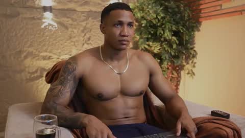 loganvarela online show from 28, 10, 2025