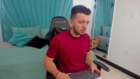 Snapshot of loganwolfjs chatting on 20, 3, 2026 Logan Wolf online show from 20, 3, 2026