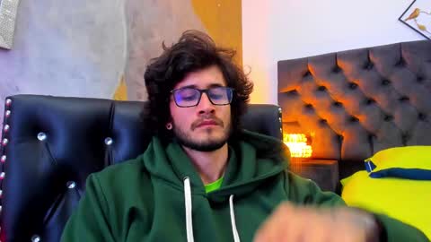 Snapshot of loggan_donnelly chatting on 19, 12, 2024 Loggan online show from 19, 12, 2024