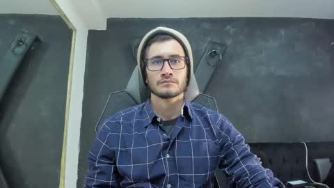 Snapshot of loggan_donnelly chatting on 4, 10, 2025 Loggan online show from 4, 10, 2025