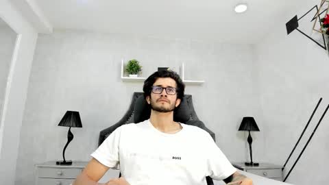 Snapshot of loggan_donnelly chatting on 5, 10, 2025 Loggan online show from 5, 10, 2025