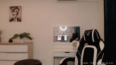  Lola  online show from 18, 12, 2024