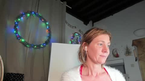 Snapshot of lola_belgium chatting on 27, 12, 2024 lola_belgium online show from 27, 12, 2024