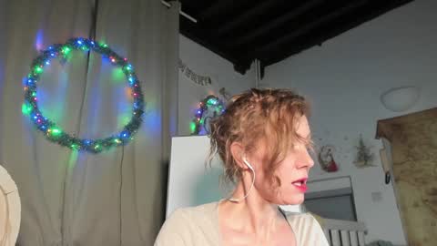 Snapshot of lola_belgium chatting on 8, 1, 2025 lola_belgium online show from 8, 1, 2025