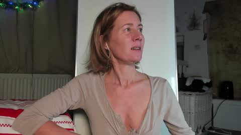 Snapshot of lola_belgium chatting on 9, 1, 2025 lola_belgium online show from 9, 1, 2025