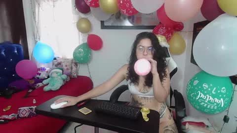 Snapshot of lola_fiery chatting on 4, 12, 2024 lola_fiery online show from 4, 12, 2024