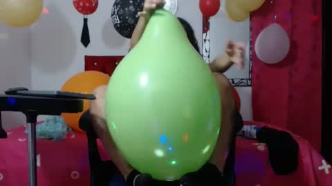 Snapshot of lola_fiery chatting on 23, 12, 2024 lola_fiery online show from 23, 12, 2024