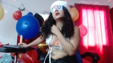 Snapshot of lola_fiery chatting on 28, 12, 2024 lola_fiery online show from 28, 12, 2024