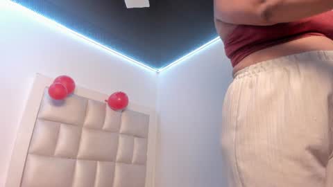 Snapshot of lola_js chatting on 3, 7, 2026 lola_js online show from 3, 7, 2026