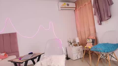 Snapshot of lola_lustrum chatting on 26, 4, 2026 lola_lustrum online show from 26, 4, 2026