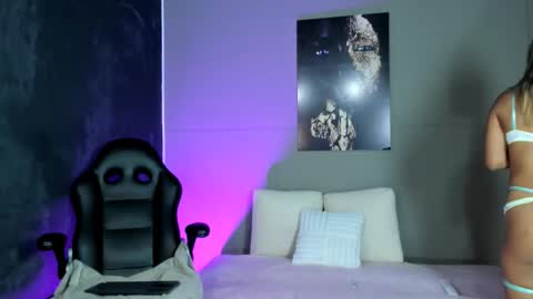 lola red online show from 5, 3, 2026