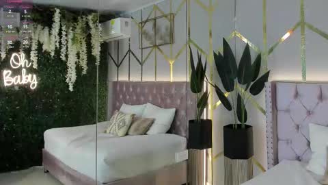 lola_saenz__ online show from 27, 2, 2026