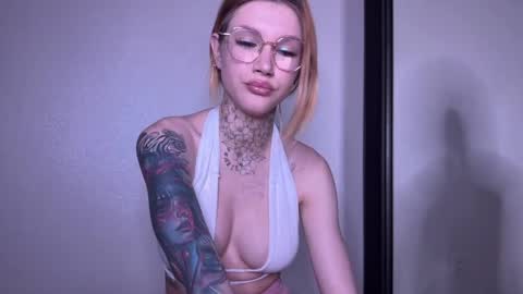 Adelia online show from 3, 5, 2026